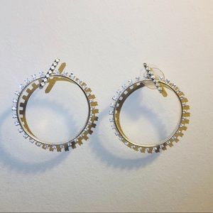 Kendra Scott gold hoop earring